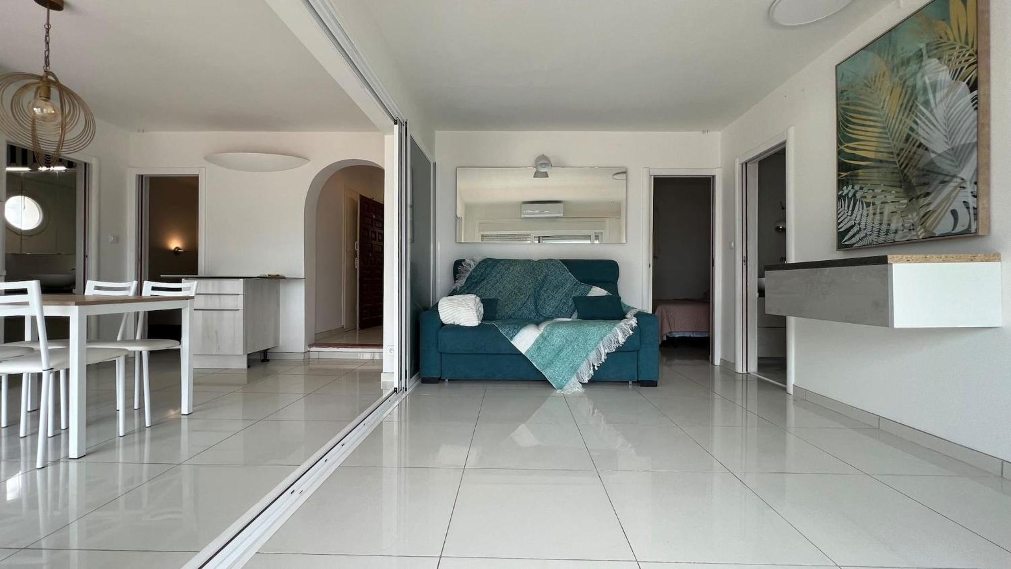 Precioso Moderno En Primera Linea Del Mar Apartament